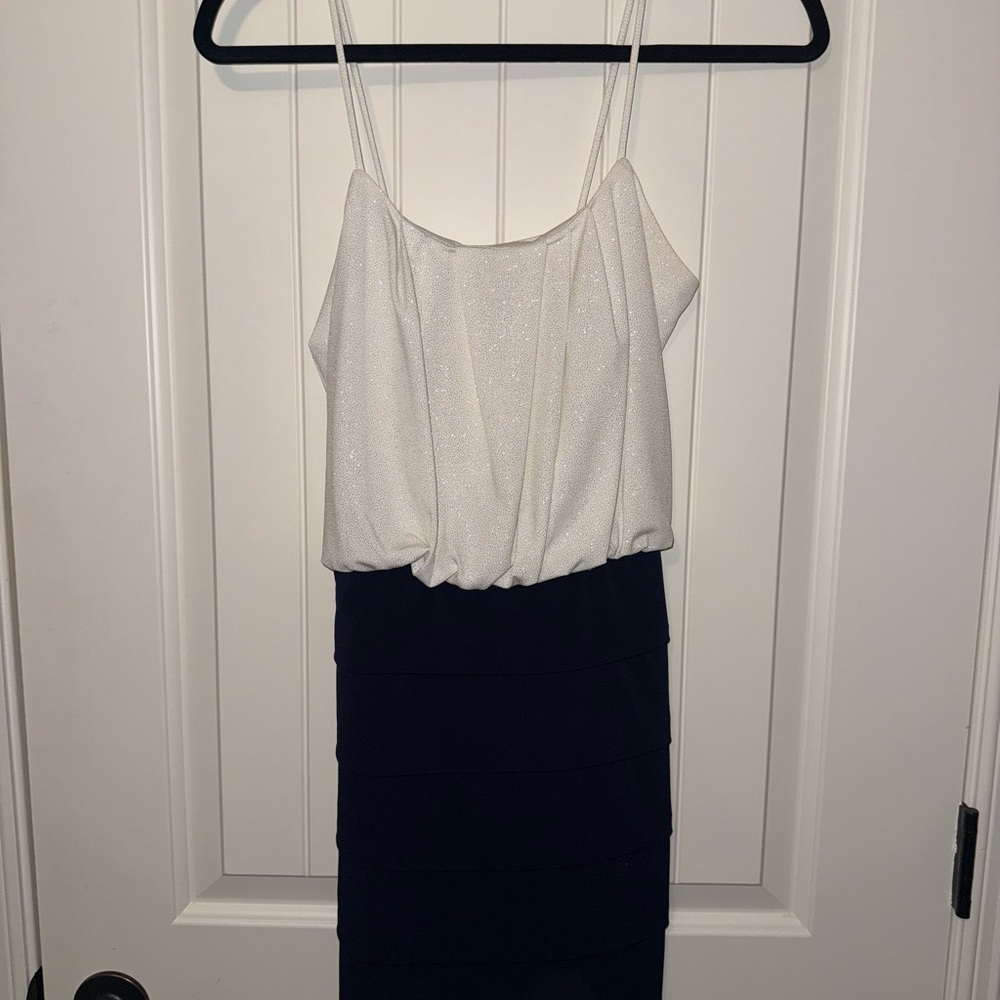 En Focus Studio cream & navy dress